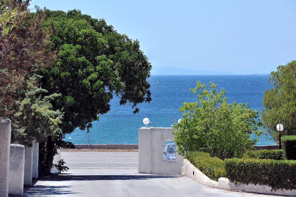 Sarwnisland Villa Lagonisi Buitenkant foto